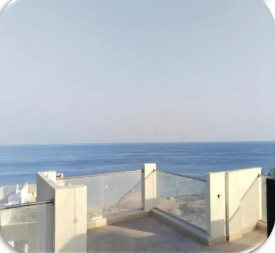 شقة Cozy Beachfront Stunning Views