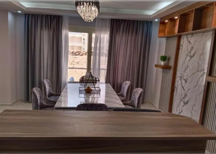 شقة Cozy Beachfront Stunning Views شرم الشيخ